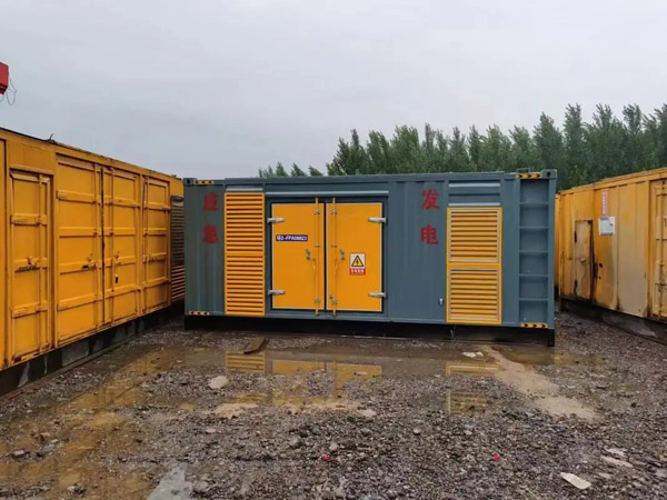 顺义柴油发电机如何判断干式空气滤清器是否需要更换？